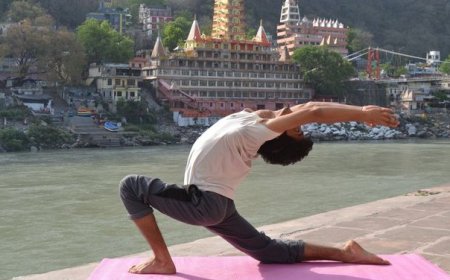 Transform Your Life: Yoga Teacher Training in Rishikesh for Inner Peace