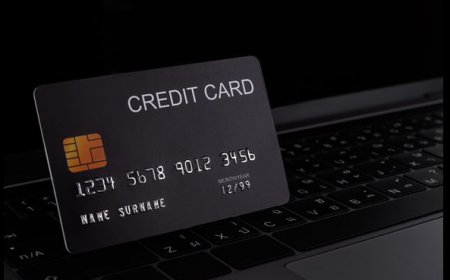 What Your Credit Card Says About You: Smart vs Costly Habits