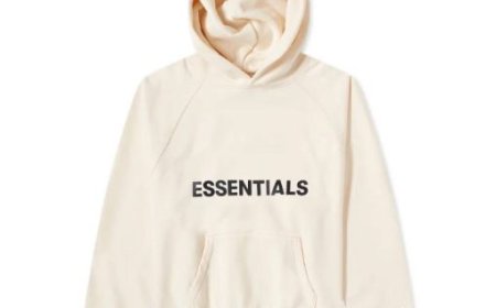 Essentials Hoodie: The Modern Staple in Streetwear Fashion