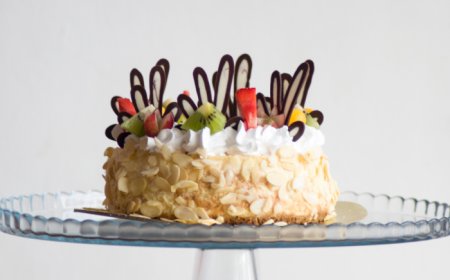 Top Reasons to Choose Lavender Bakery & Cafe for Custom Cake Orders in Berkeley