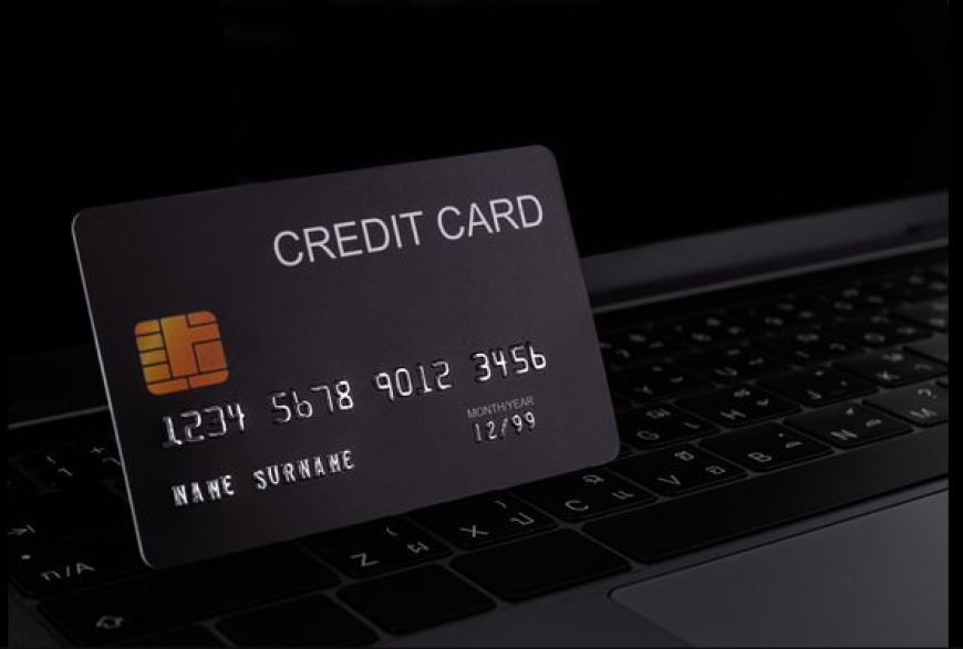 What Your Credit Card Says About You: Smart vs Costly Habits