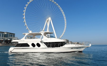 Dubai Yacht Cruise – Experience the City From the Sea
